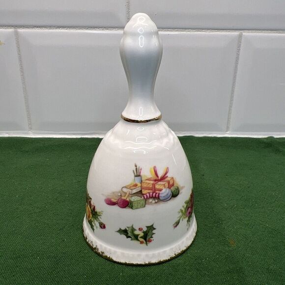 Vintage‎ Royal Albert Christmas Magic Bell Porcelain Bone China 5” - Picture 3 of 8